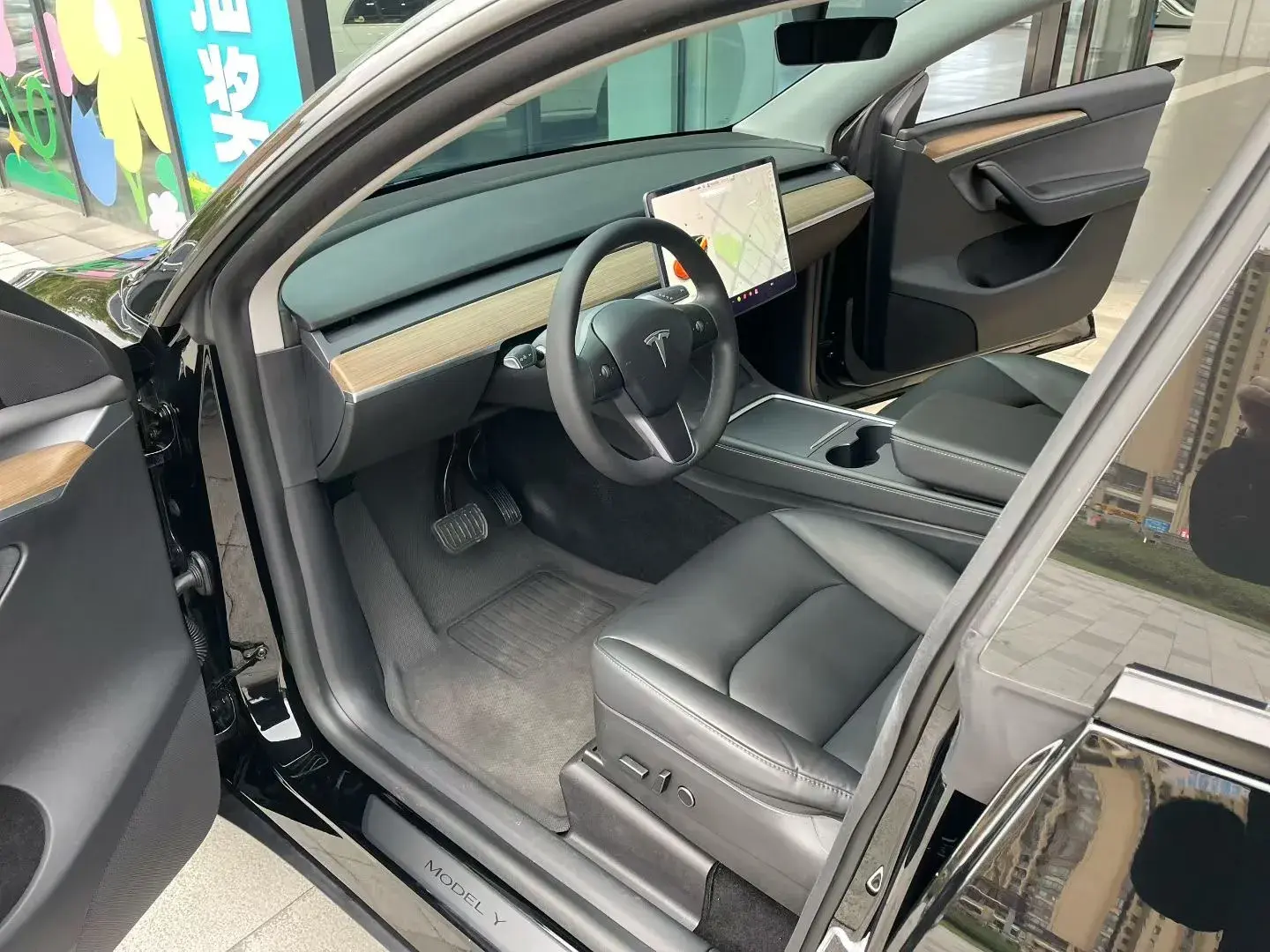 2021 TESLA MODEL thumbnail 4