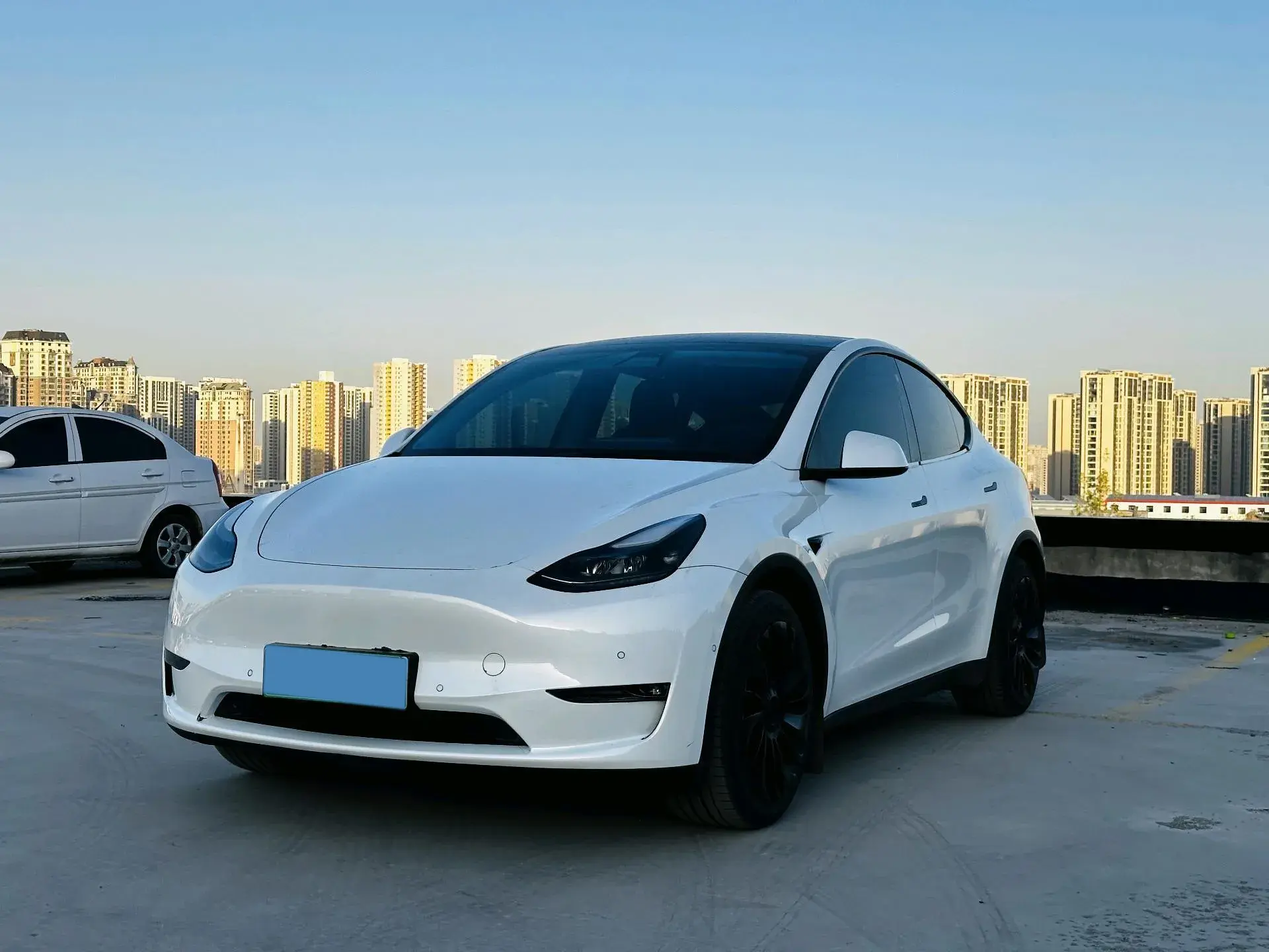 2022 TESLA MODEL view 1