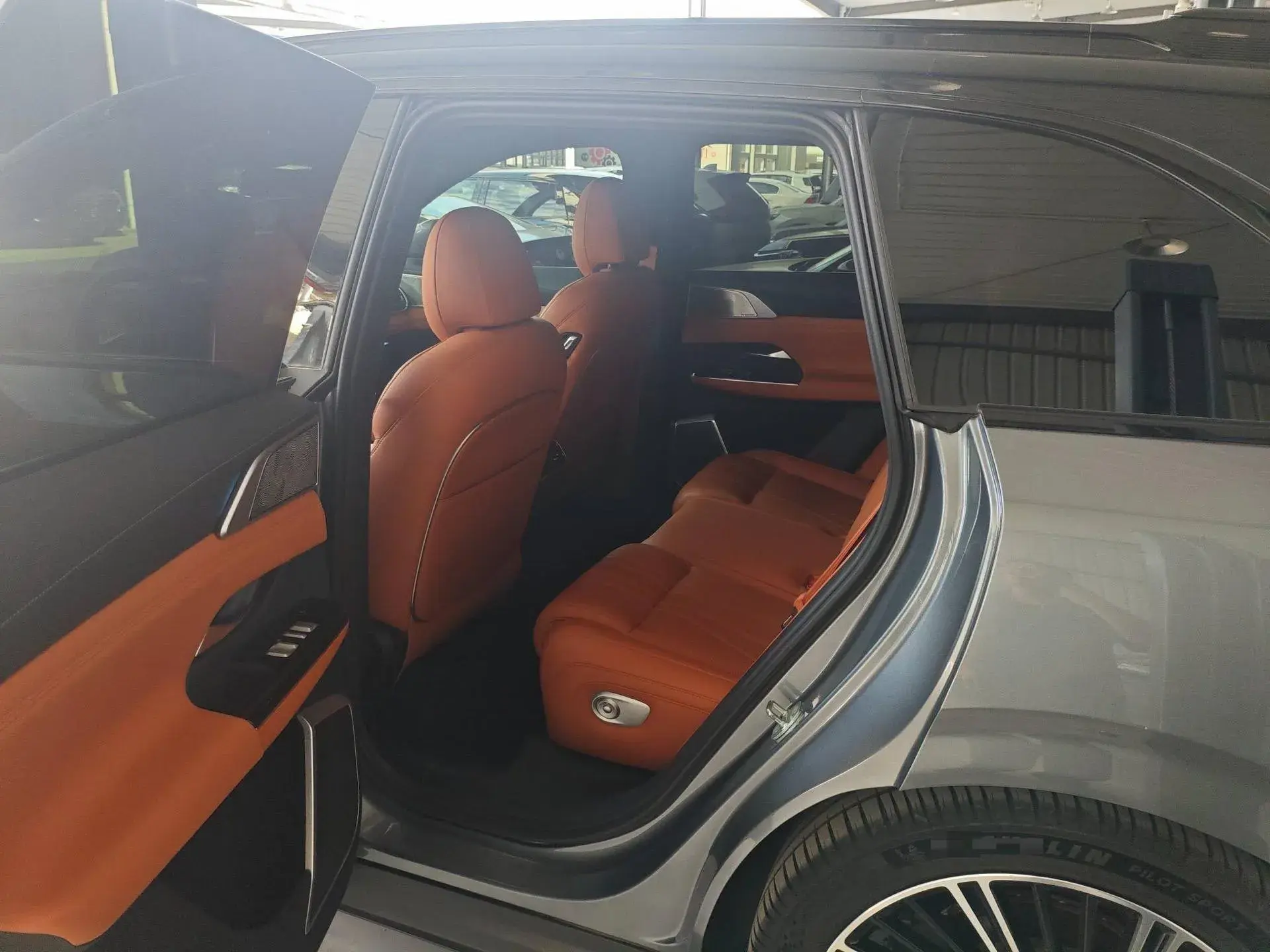 2022 XPENG G9 thumbnail 3