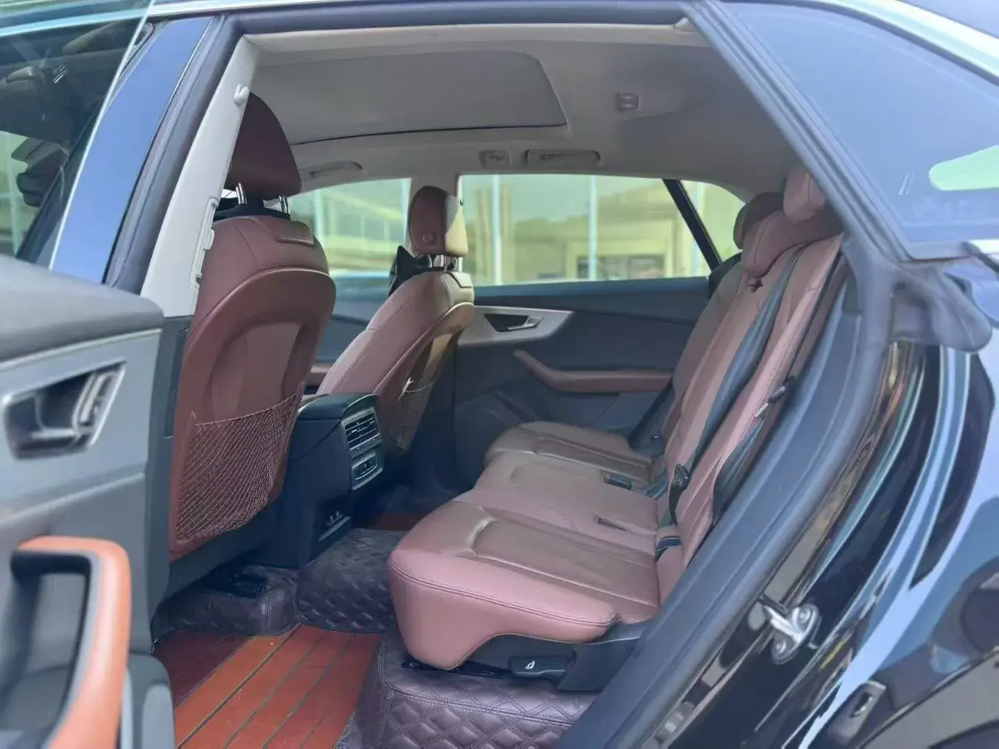 2019 AUDI Q8 thumbnail 4