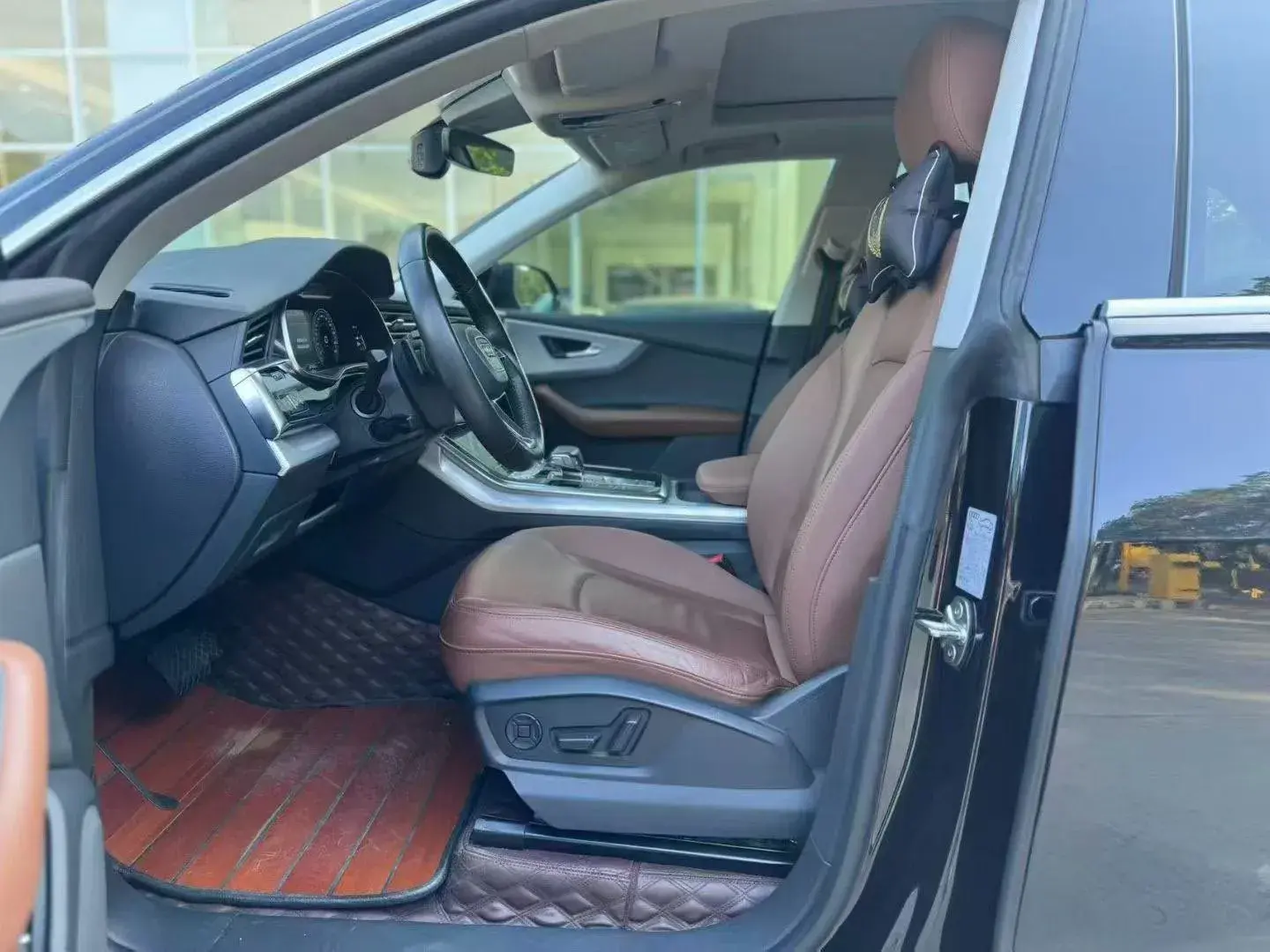 2019 AUDI Q8 thumbnail 2