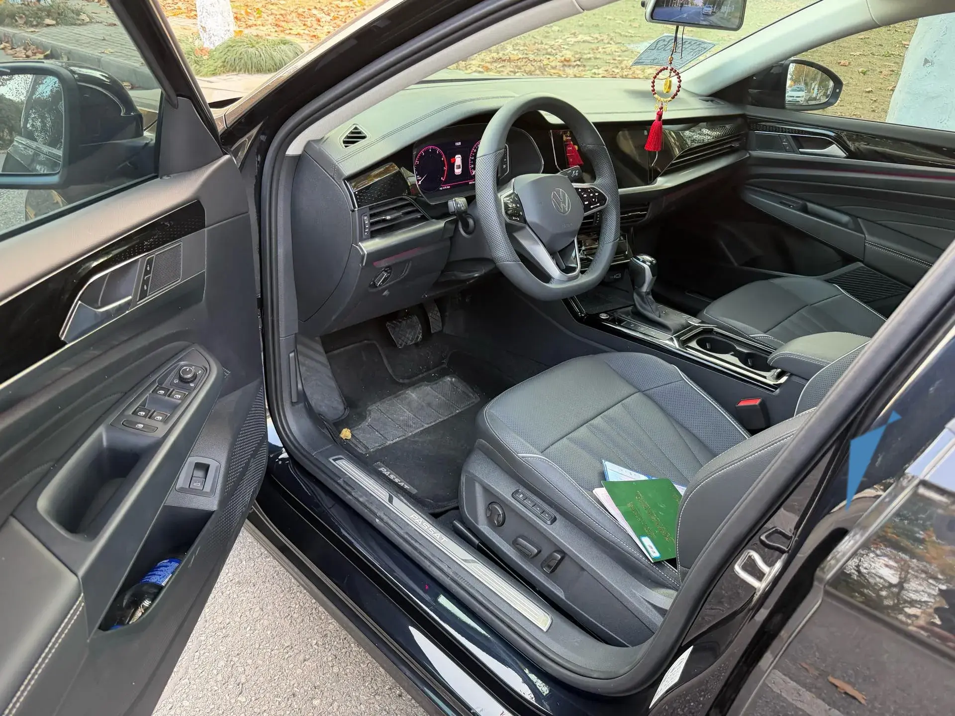 2024 VOLKSWAGEN PASSAT thumbnail 2