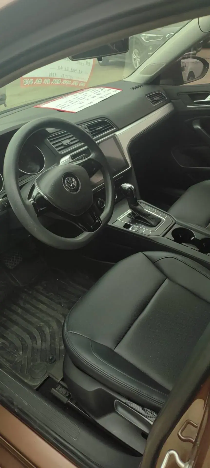 2018 VOLKSWAGEN LAMANDO thumbnail 3