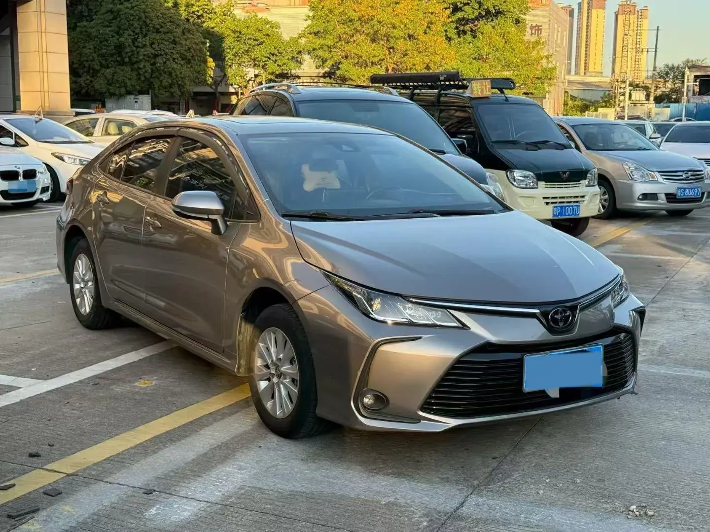 2019 TOYOTA COROLLA thumbnail 3