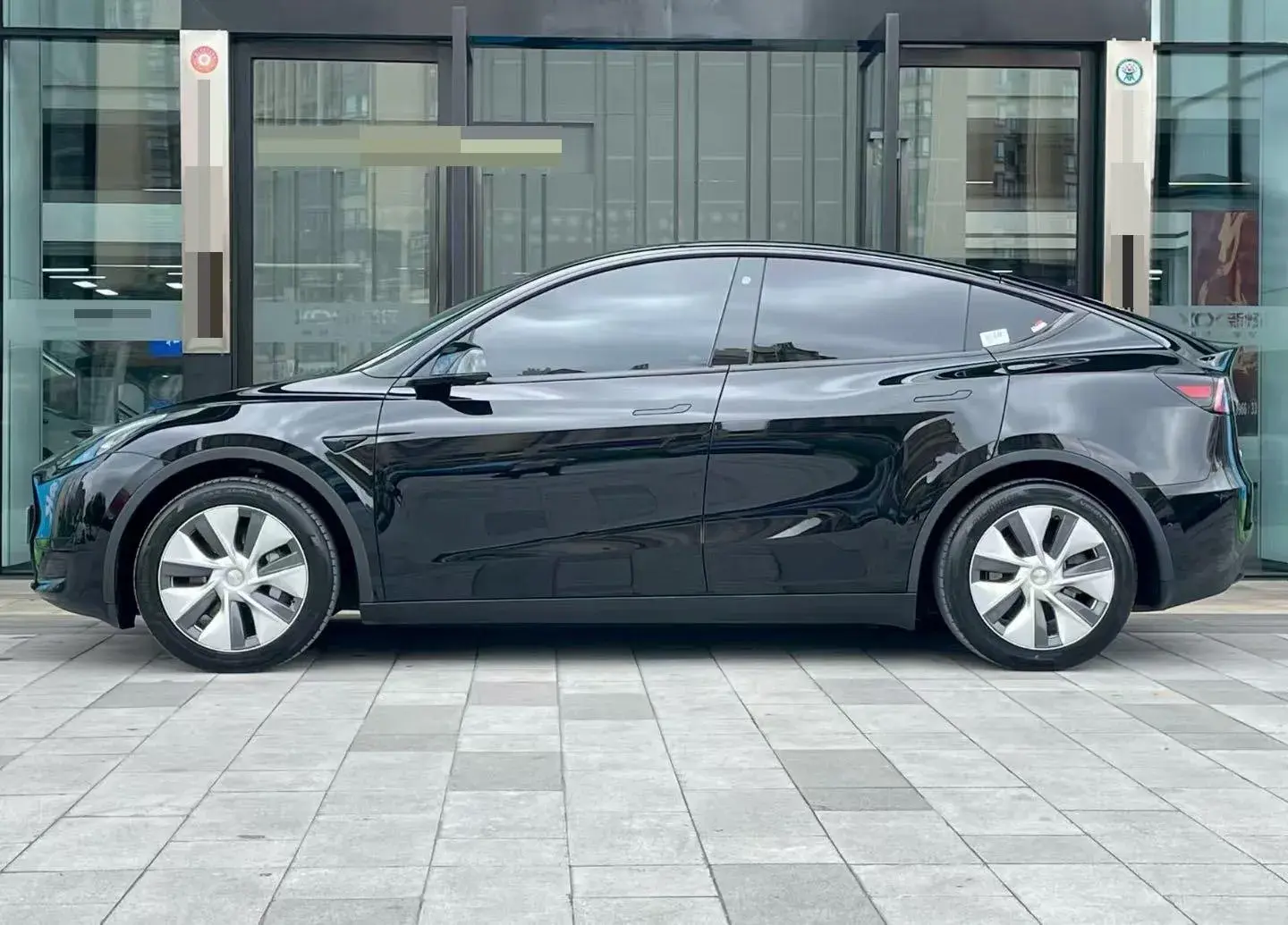 2022 TESLA MODEL thumbnail 2