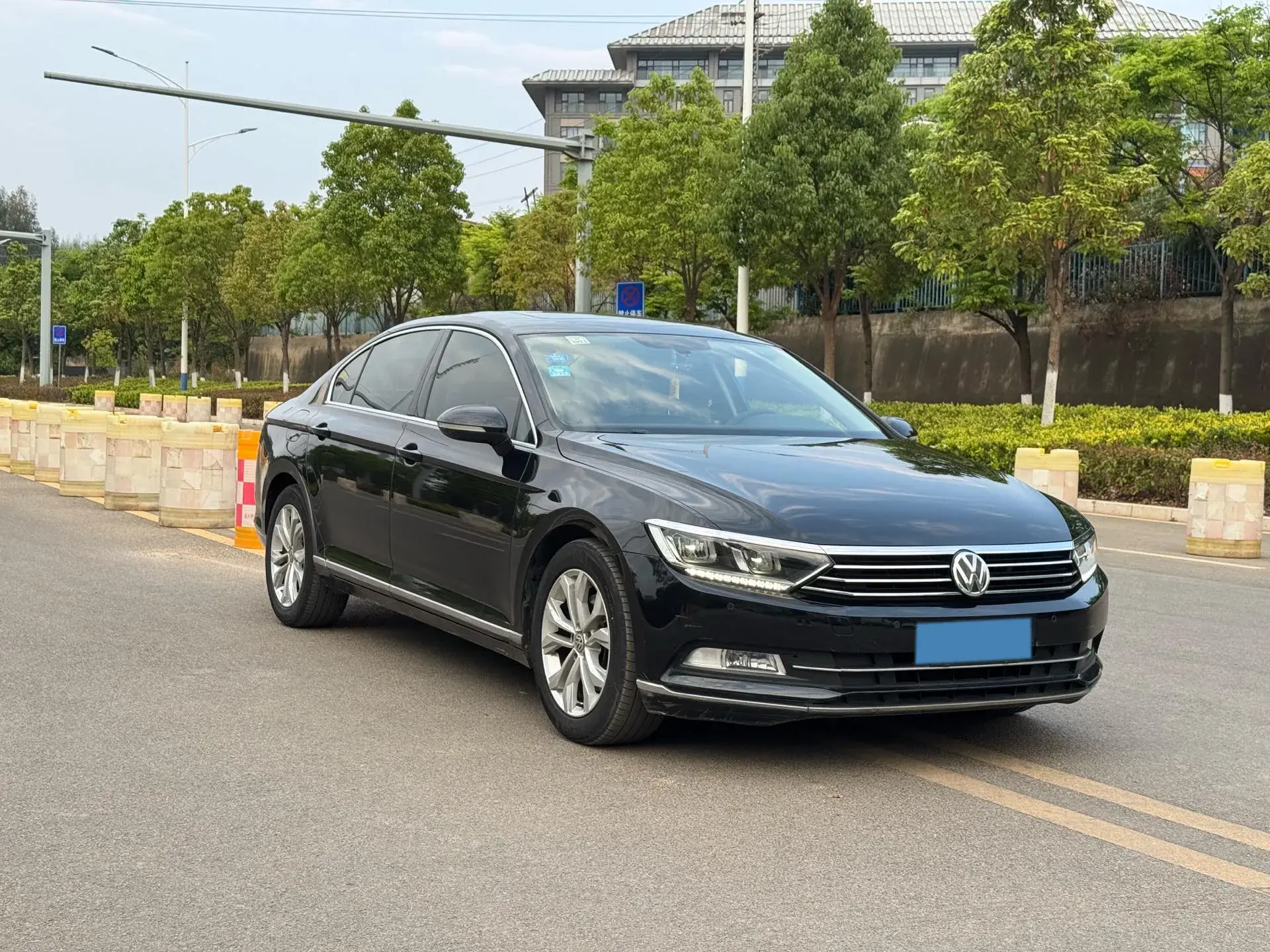 2019 VOLKSWAGEN MAGOTAN thumbnail 3