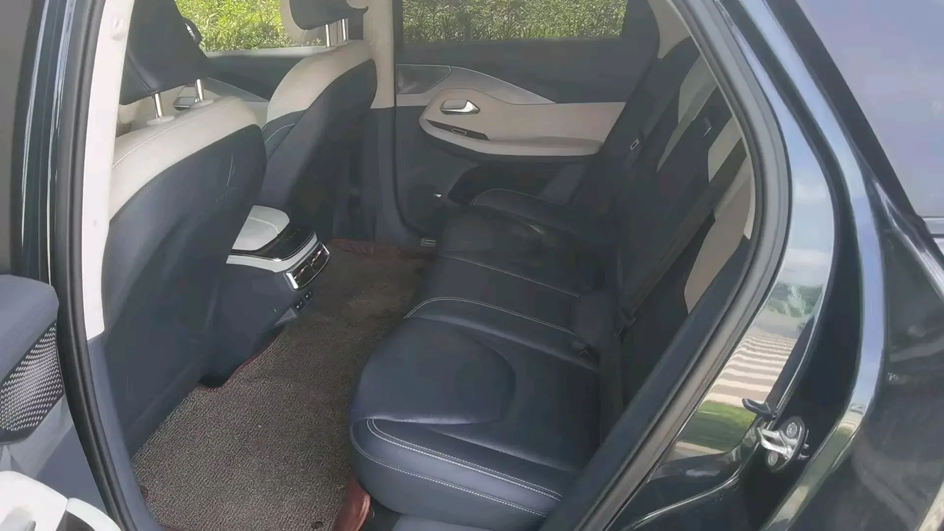 2021 ARCFOX ΑS thumbnail 3