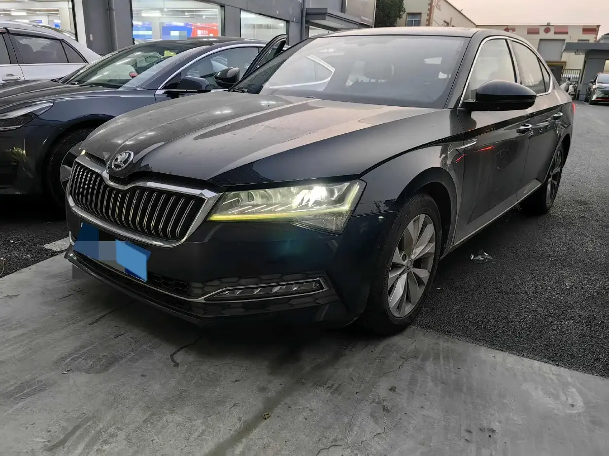 2019 Skoda Superb 2.0T 186HP L4 7DCT