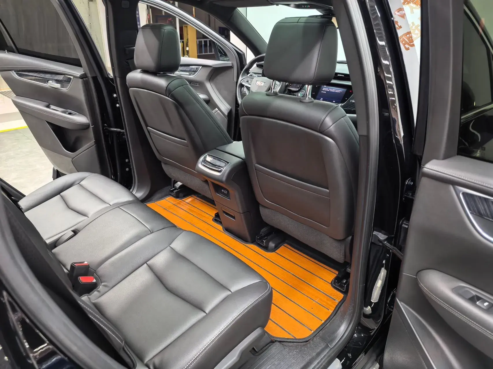 2022 CADILLAC XT6 thumbnail 4