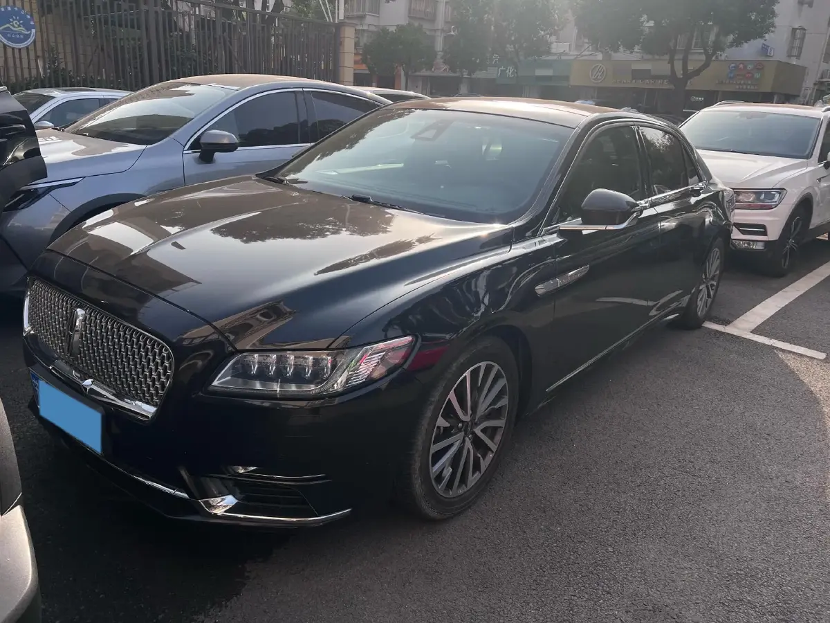 2019 Lincoln Continental 2.0T 261HP L4 6AT