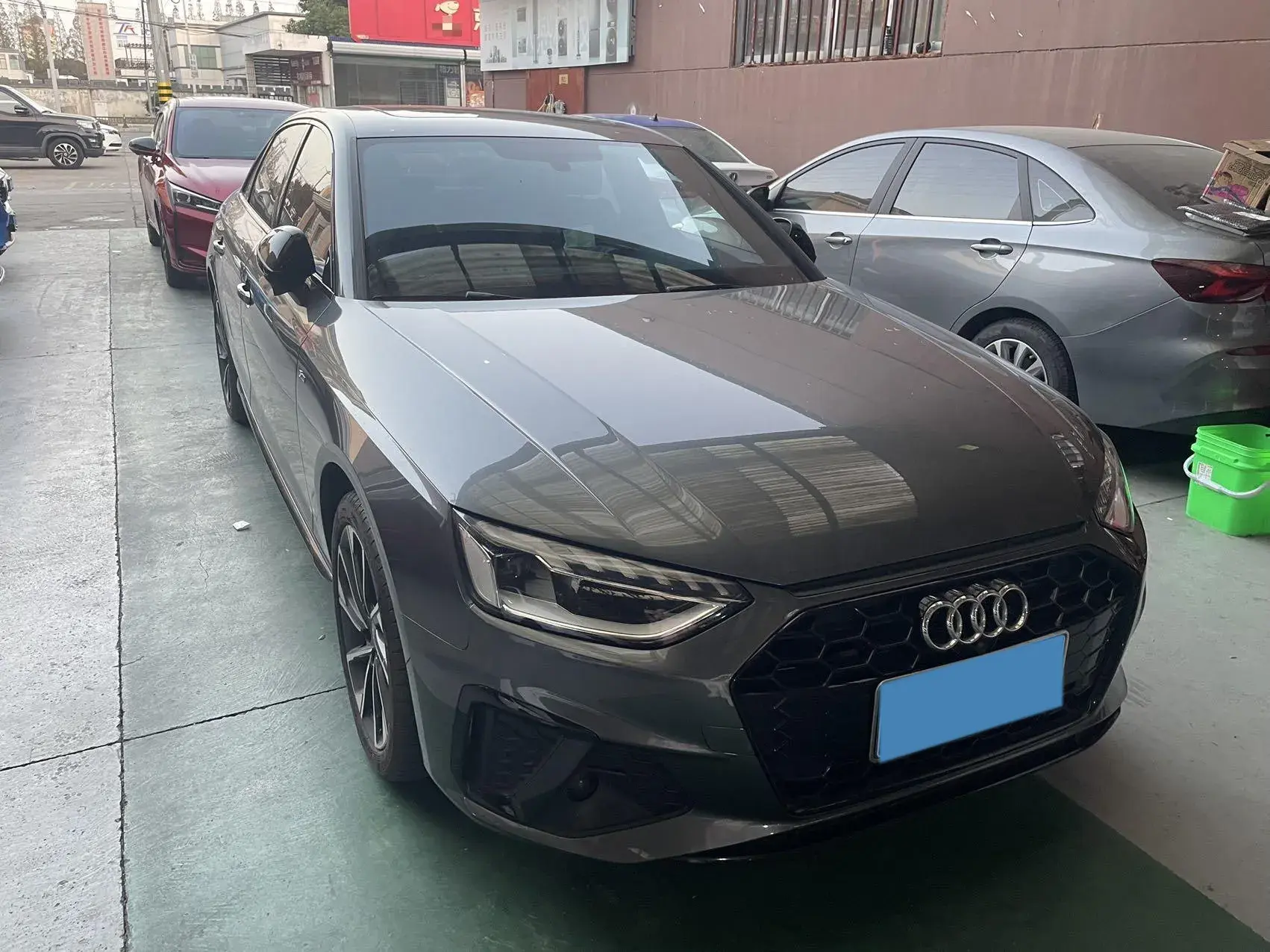 2023 AUDI A4L thumbnail 3