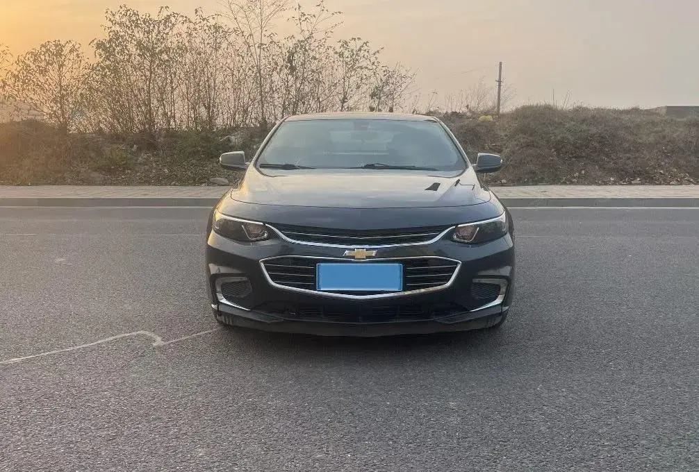 2018 CHEVROLET MALIBU thumbnail 2
