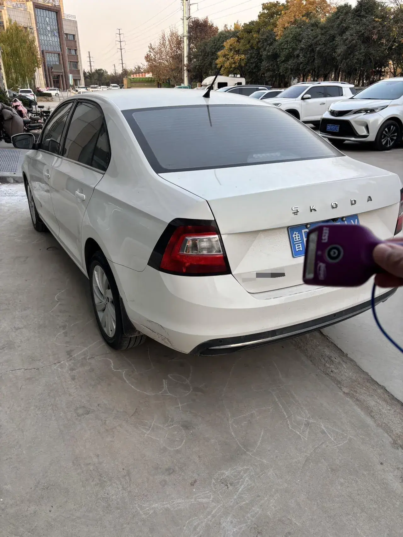 2019 SKODA RAPID thumbnail 3