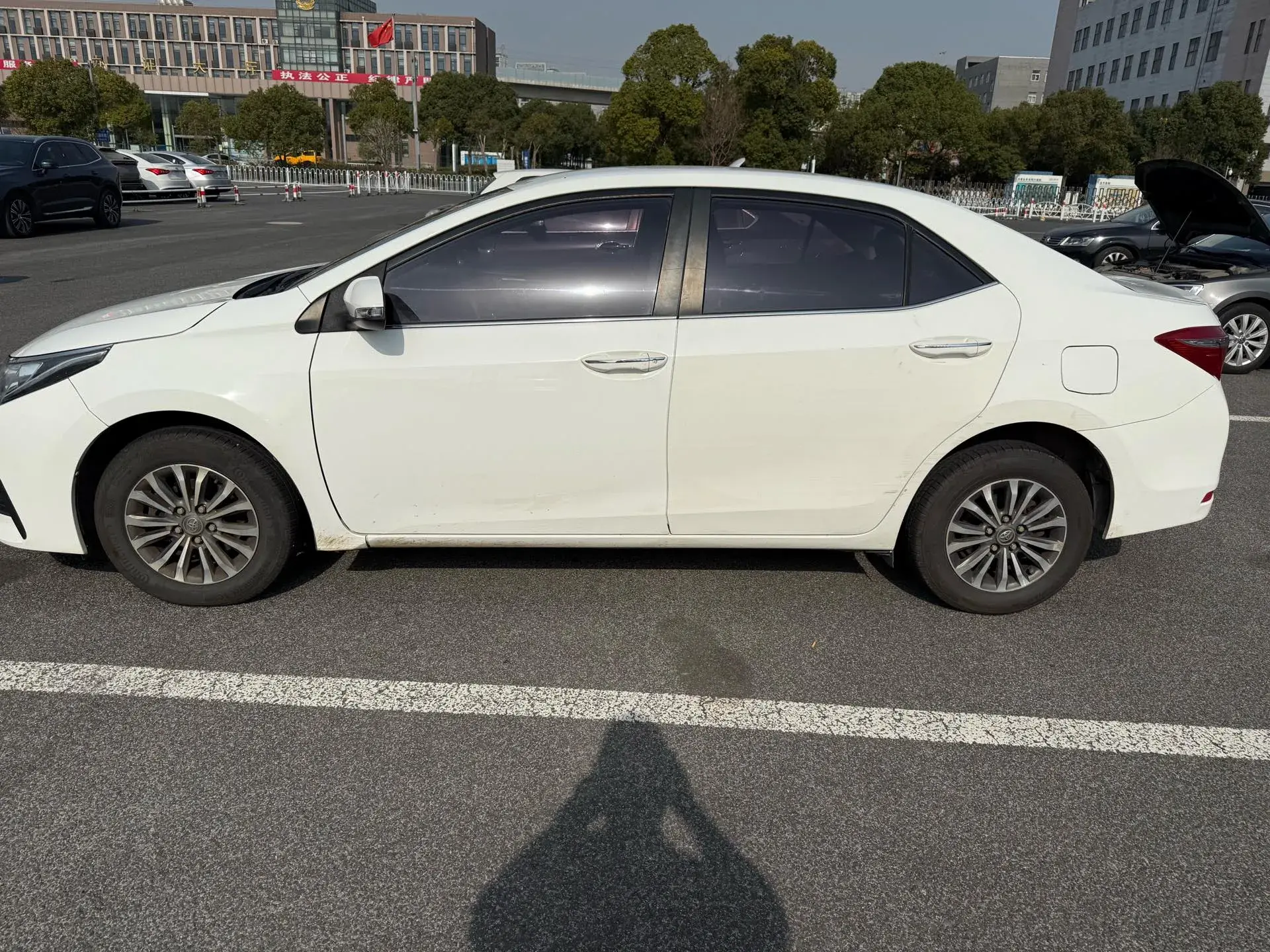 2018 TOYOTA COROLLA thumbnail 4