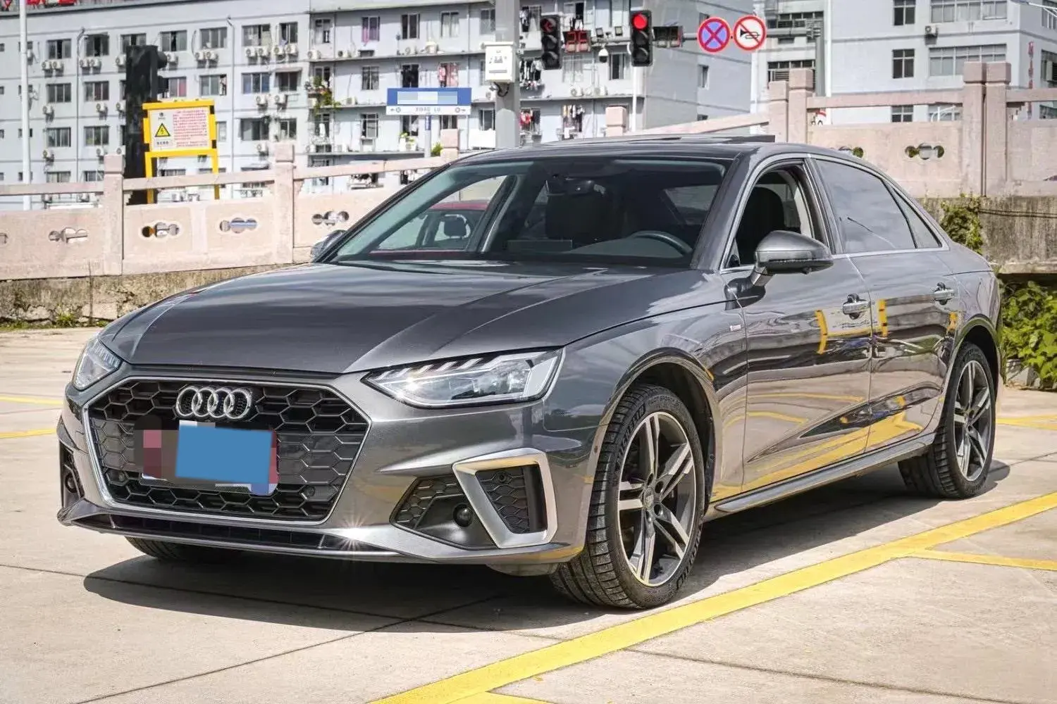 2020 AUDI A4L view 1