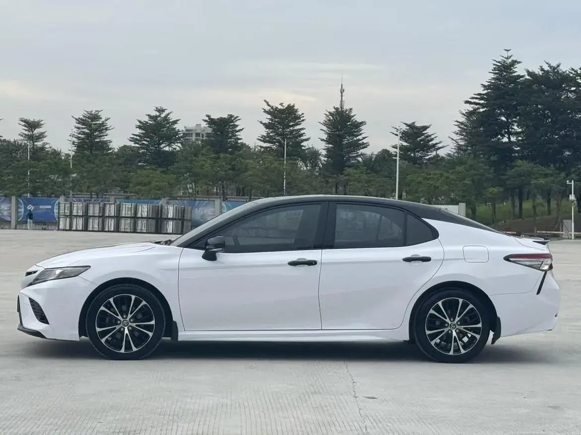 2018 TOYOTA CAMRY thumbnail 2