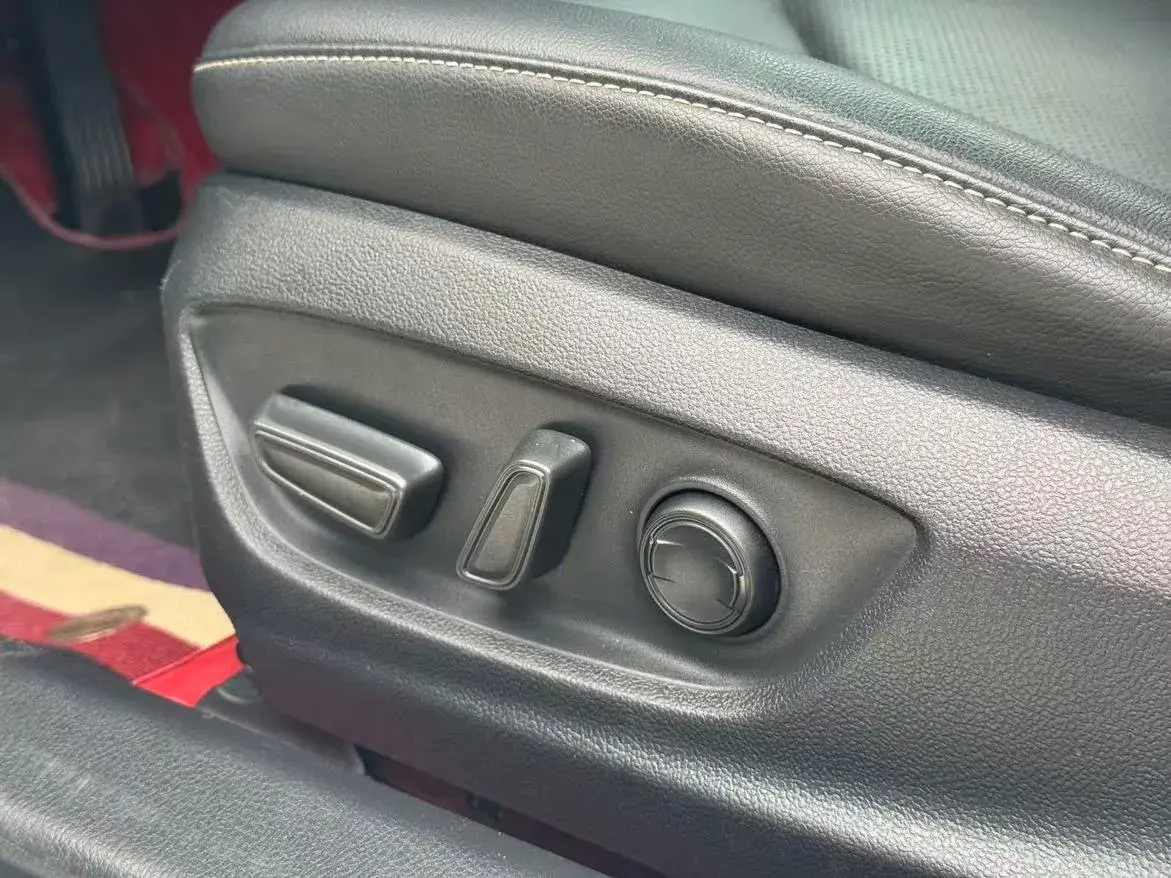 2018 TOYOTA CAMRY thumbnail 3