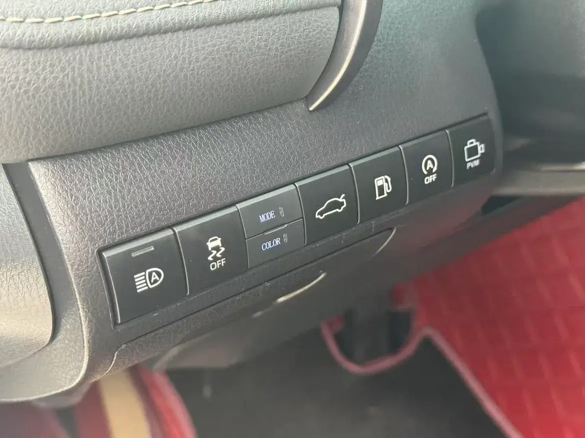 2018 TOYOTA CAMRY thumbnail 4