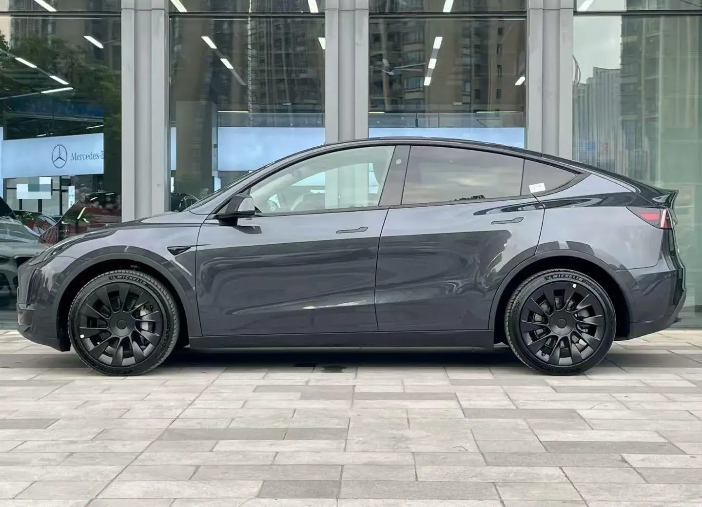 2024 TESLA MODEL thumbnail 2