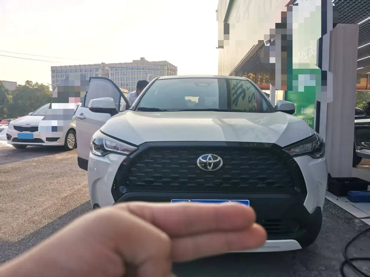 2024 TOYOTA COROLLA thumbnail 2