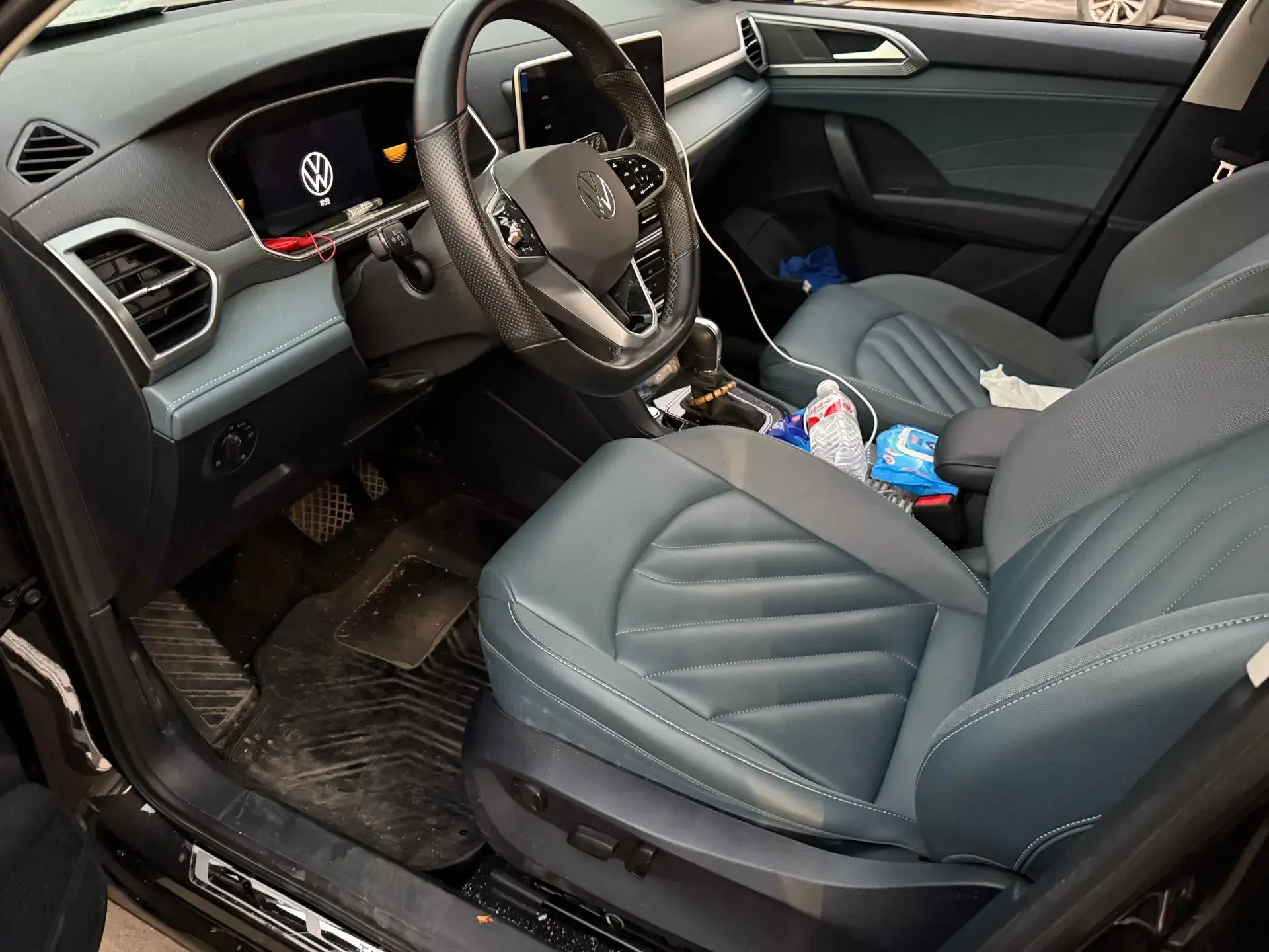 2023 VOLKSWAGEN THARU thumbnail 3