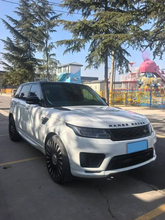 2019 LAND ROVER thumbnail 3