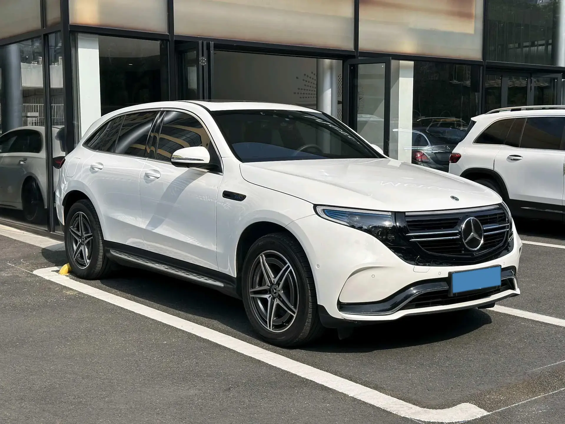2021 MERCEDES-BENZ EQC thumbnail 3