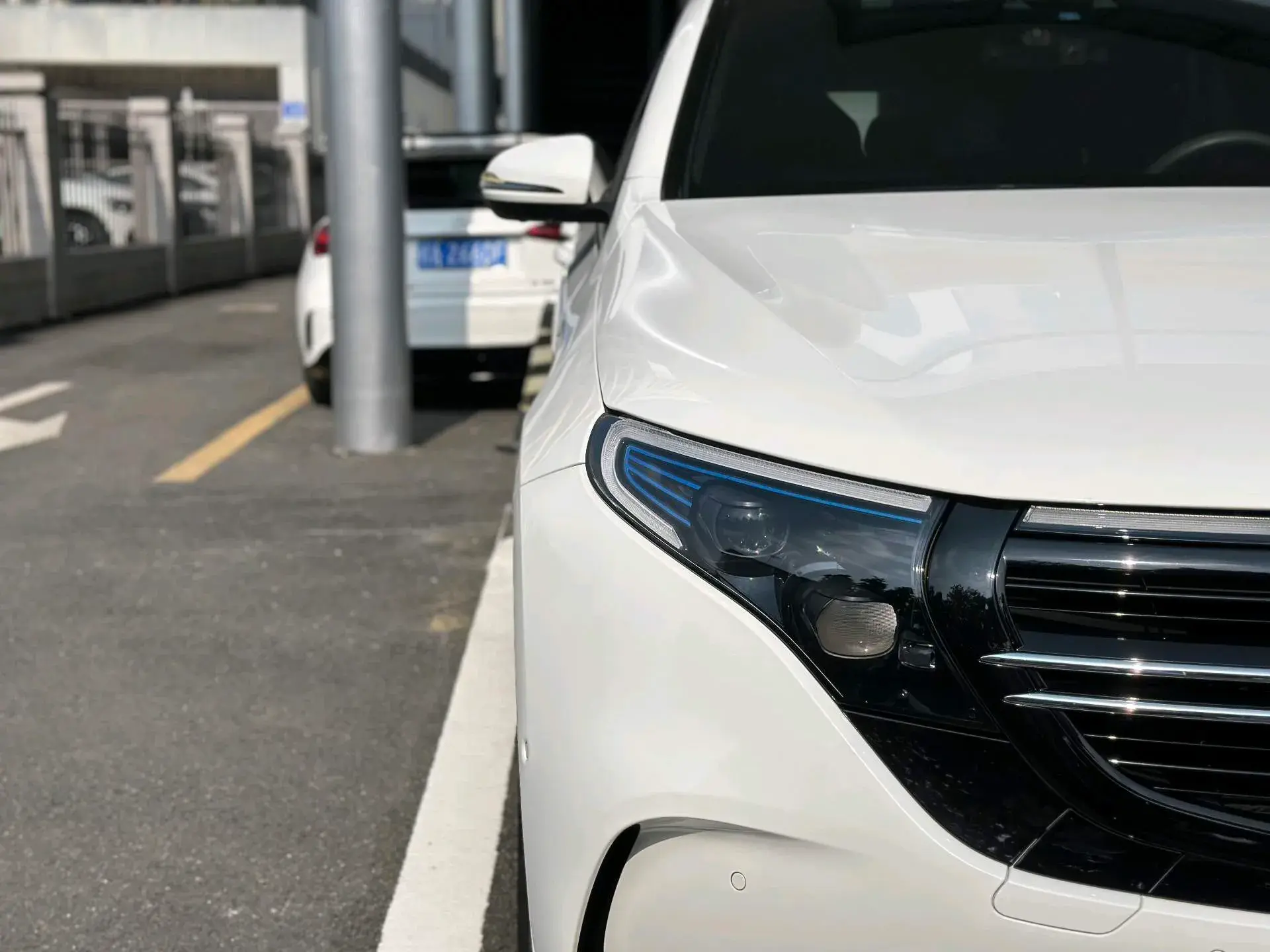 2021 MERCEDES-BENZ EQC thumbnail 4