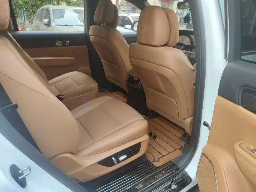 2021 LI ONE thumbnail 4