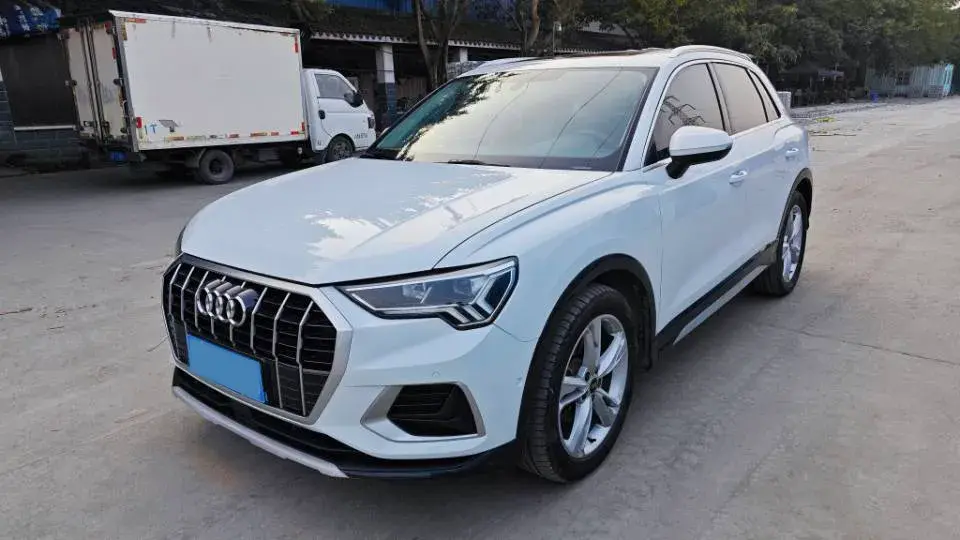 2022 AUDI Q3 view 1