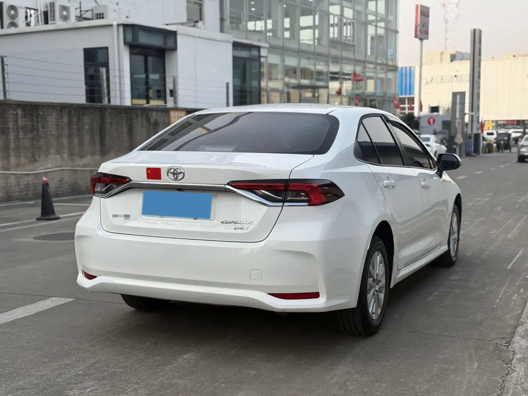 2021 TOYOTA COROLLA thumbnail 4