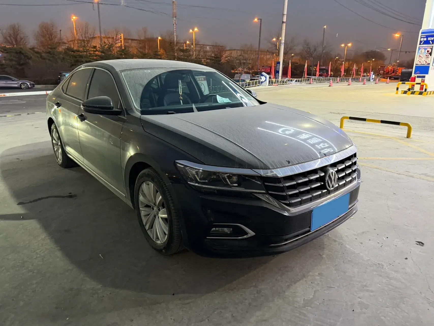 2019 VOLKSWAGEN PASSAT thumbnail 2