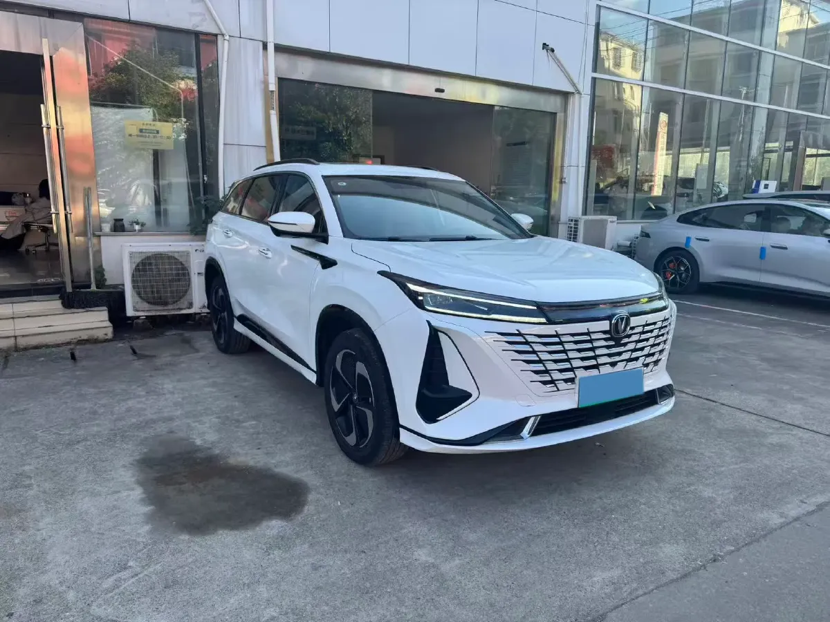 2023 ChangAn CS75 Plus iDD 1.5T 170HP L4 6TCT PHEV 28.39KWH,autocango,china used car exporter,china ev exporter,chinese used car exporter,chinese used ev exporter