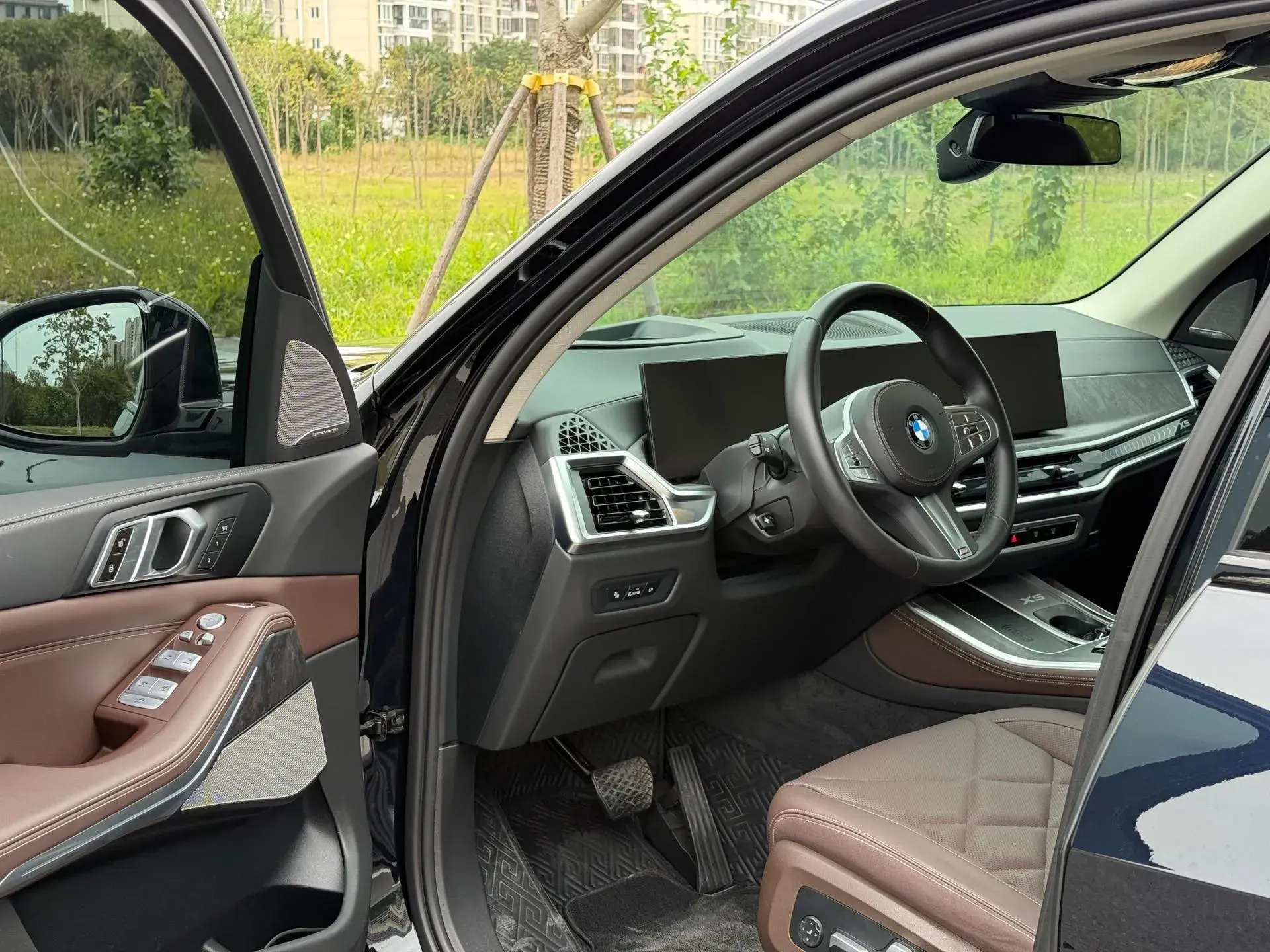 2023 BMW X5 thumbnail 4