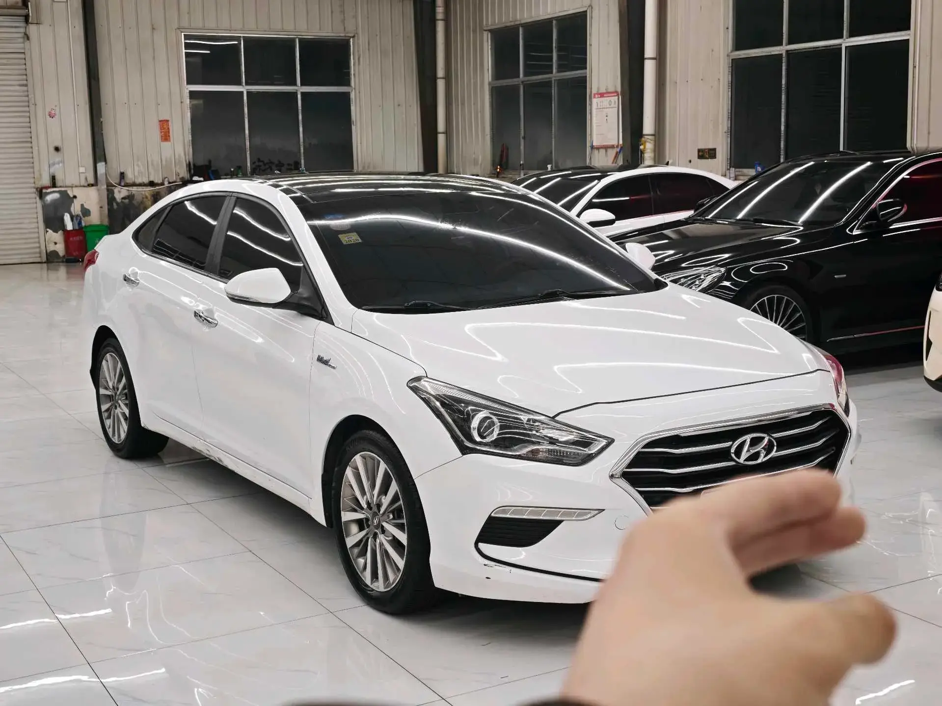 2017 HYUNDAI MISTRA thumbnail 3