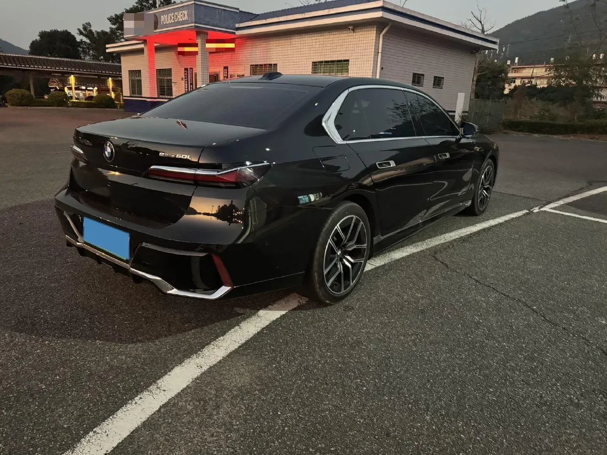 2023 BMW i7 BEV 101.7KWH,autocango,china used car exporter,china ev exporter,chinese used car exporter,chinese used ev exporter