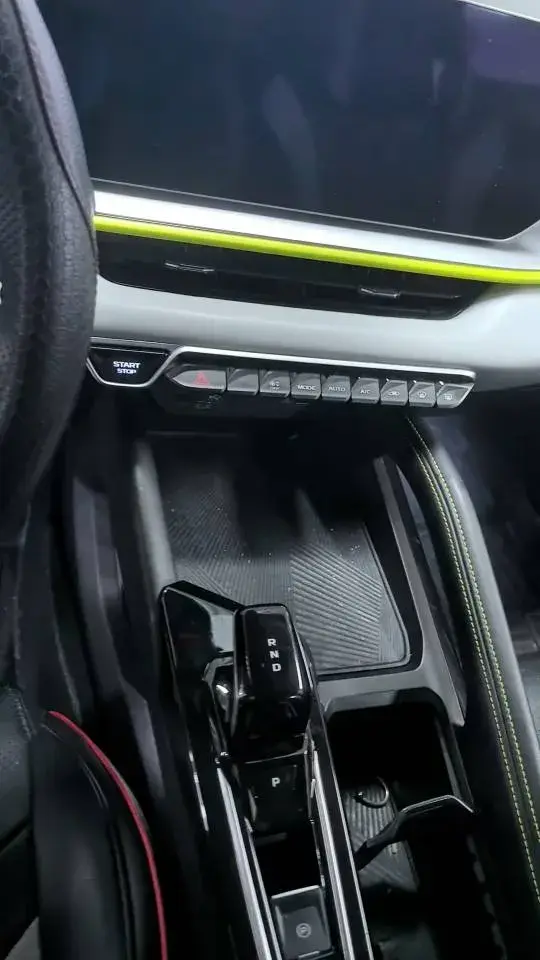 2022 GEELY COOLRAY thumbnail 4