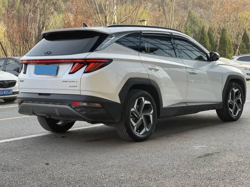 2023 HYUNDAI TUCSON thumbnail 4