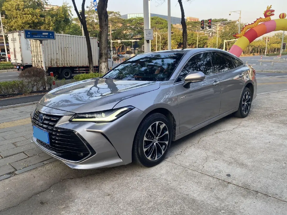 2022 Toyota Avalon 2.5L 178HP L4 E-CVT Hybrid