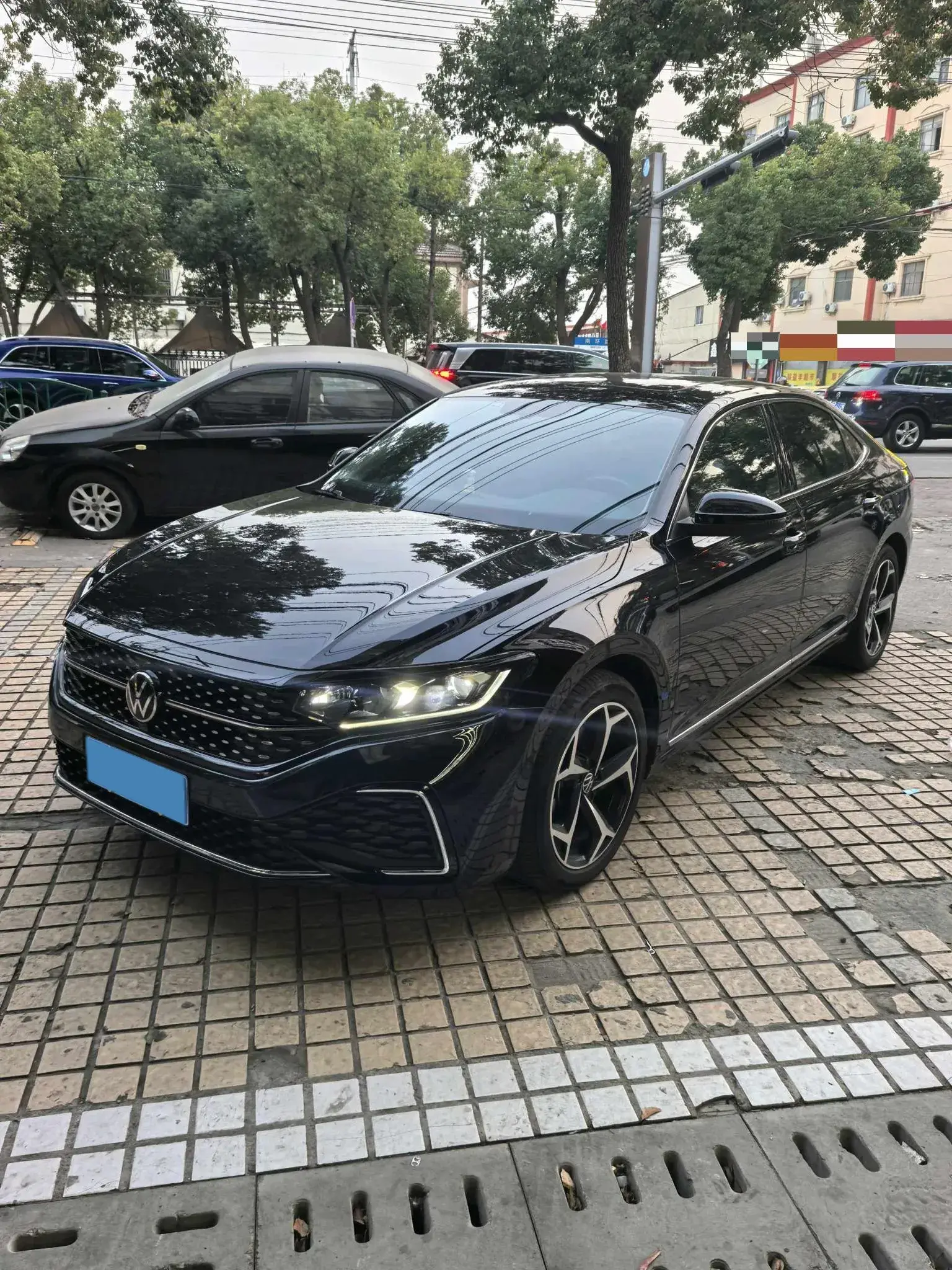 2024 VOLKSWAGEN PASSAT view 1