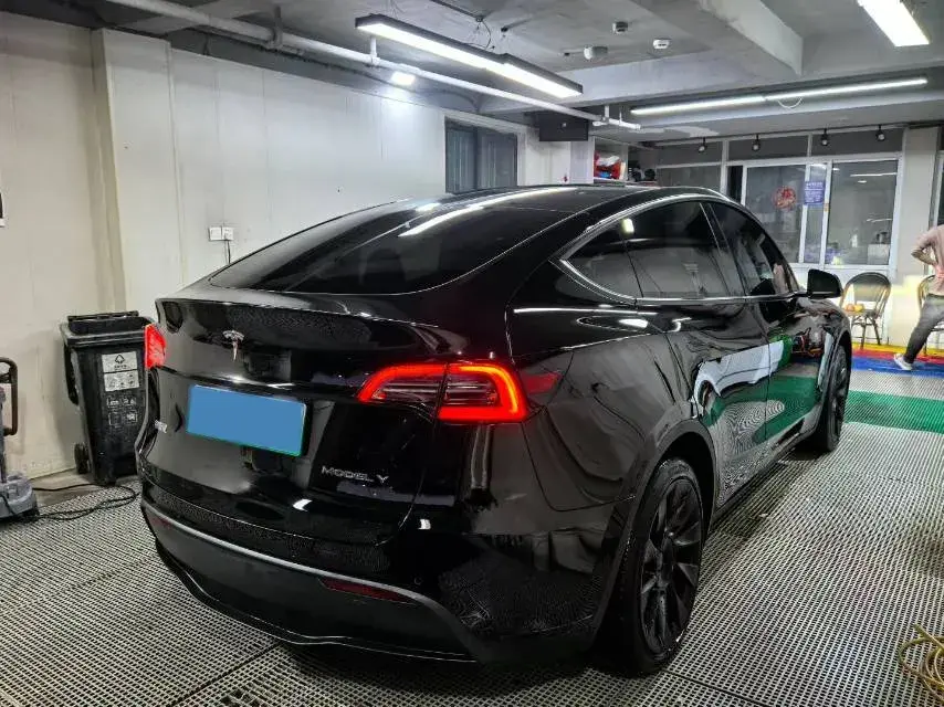 2022 TESLA MODEL thumbnail 3