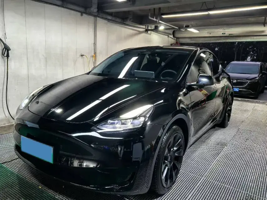 2022 TESLA MODEL view 1