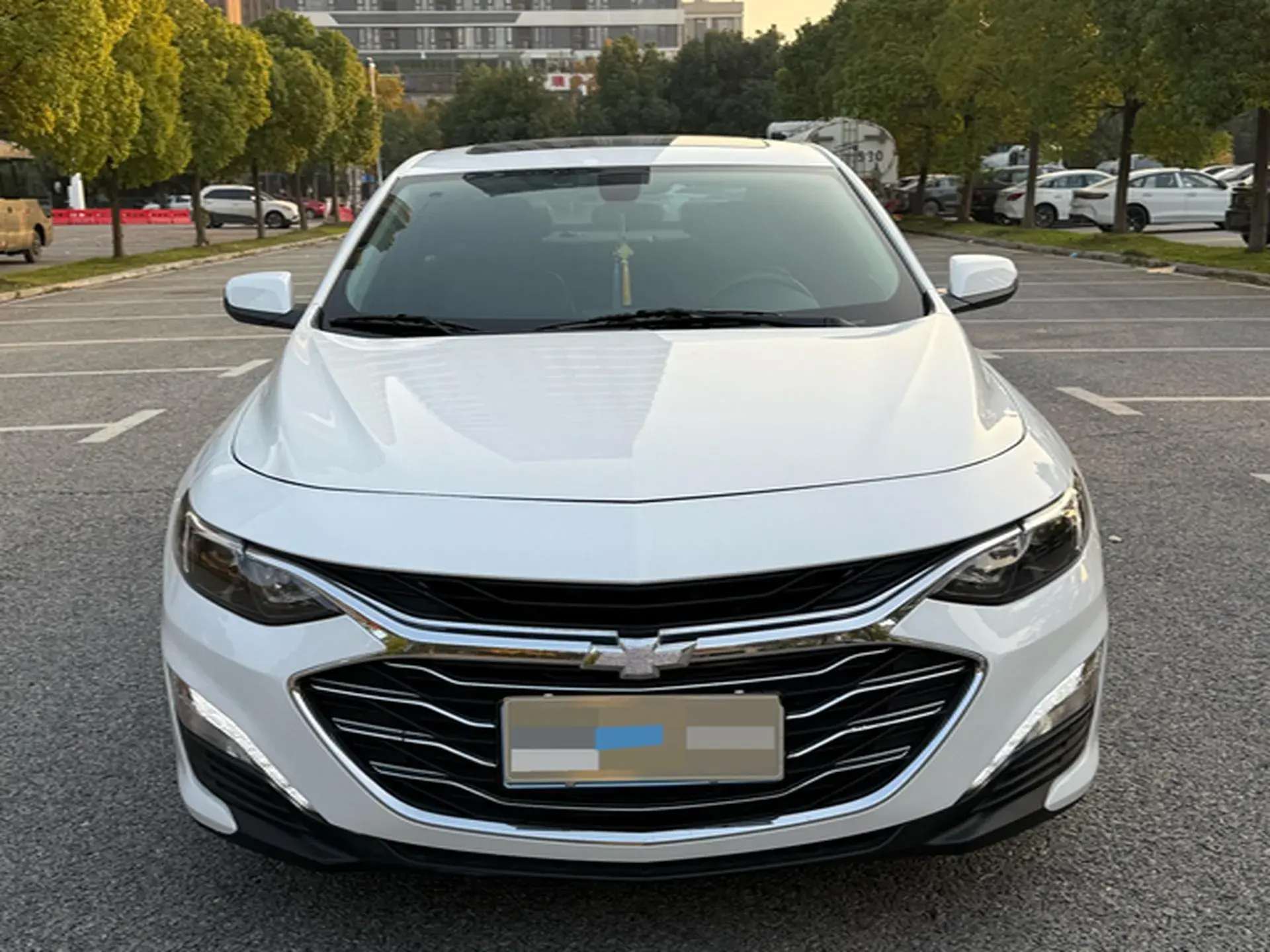 2020 CHEVROLET MALIBU thumbnail 2