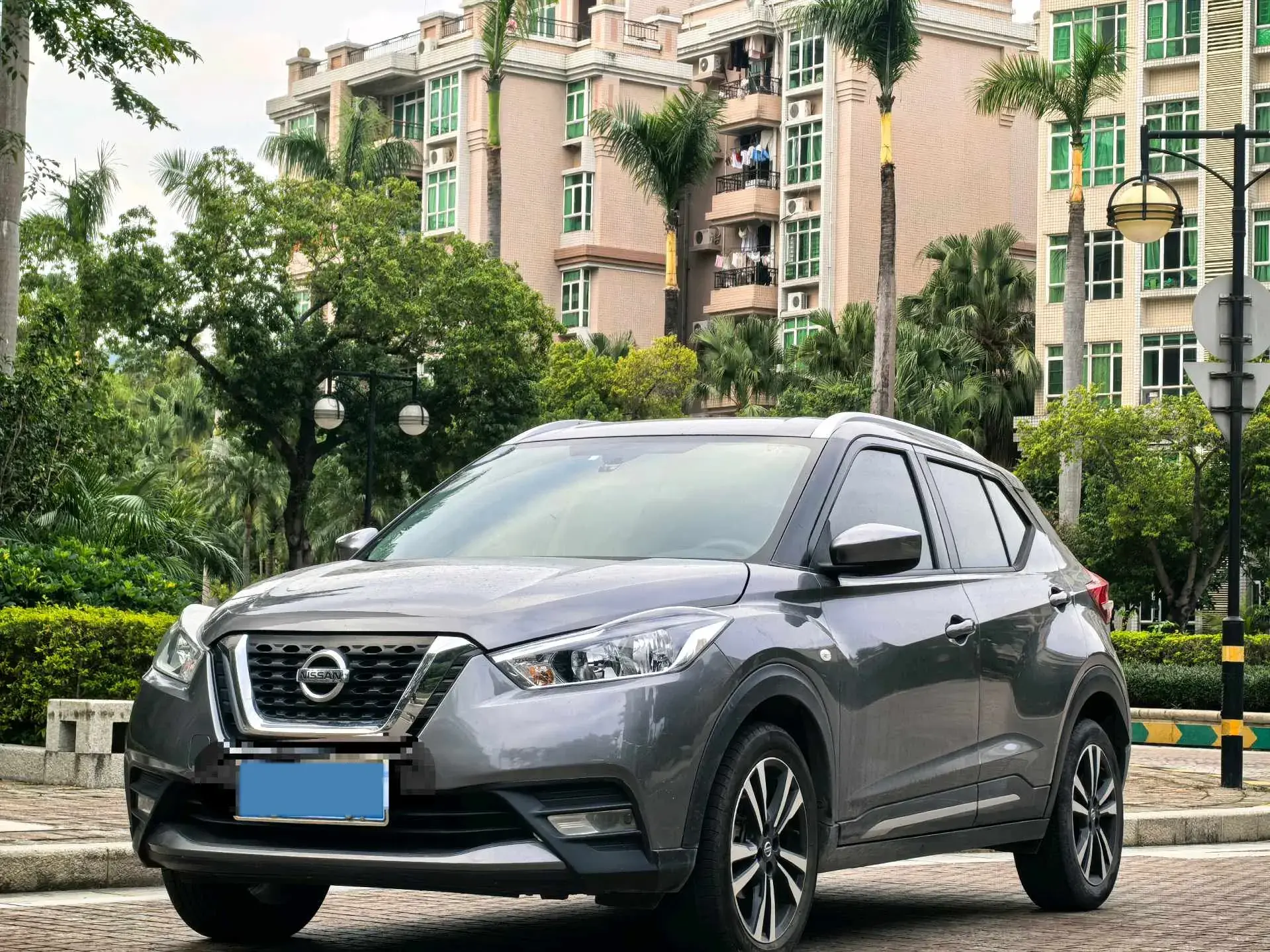 2021 NISSAN KICKS view 1