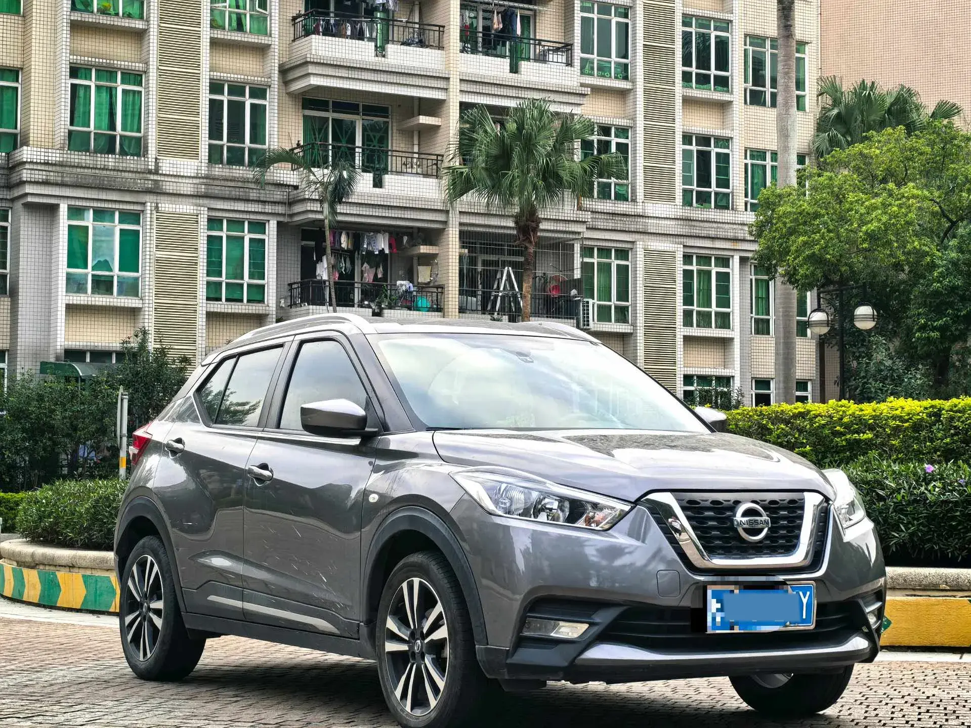 2021 NISSAN KICKS thumbnail 2