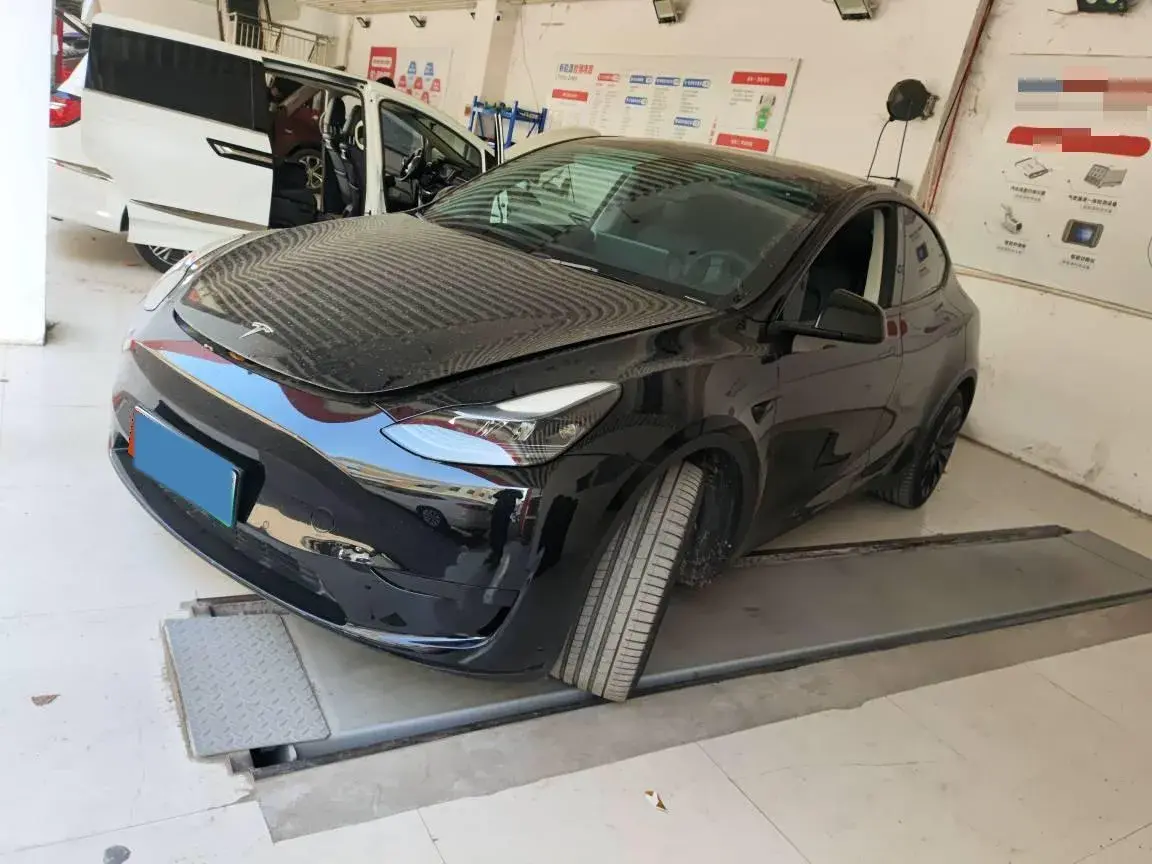 2022 TESLA MODEL view 1