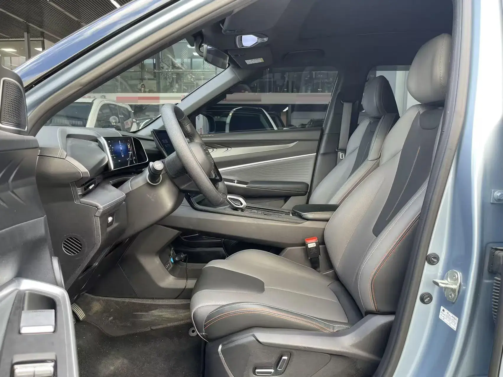 2023 GEELY AZKARRA thumbnail 4