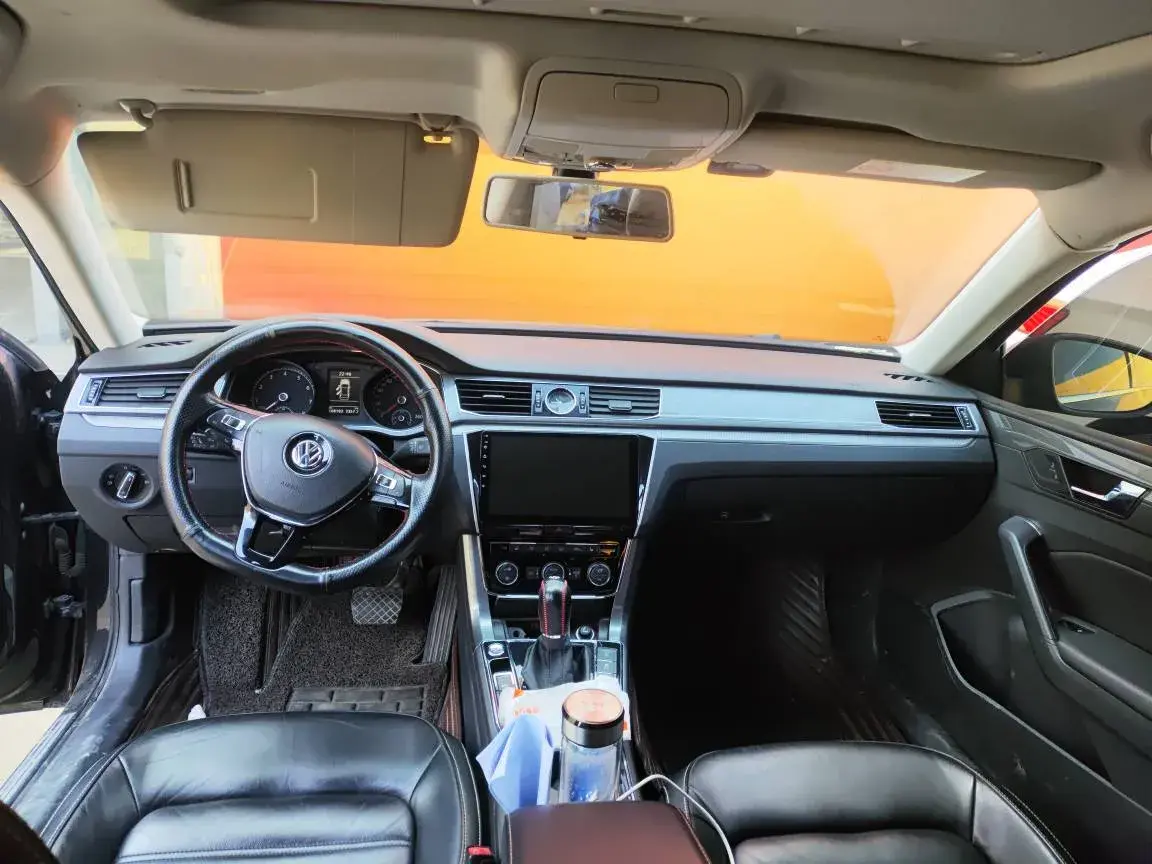 2017 VOLKSWAGEN PASSAT thumbnail 4