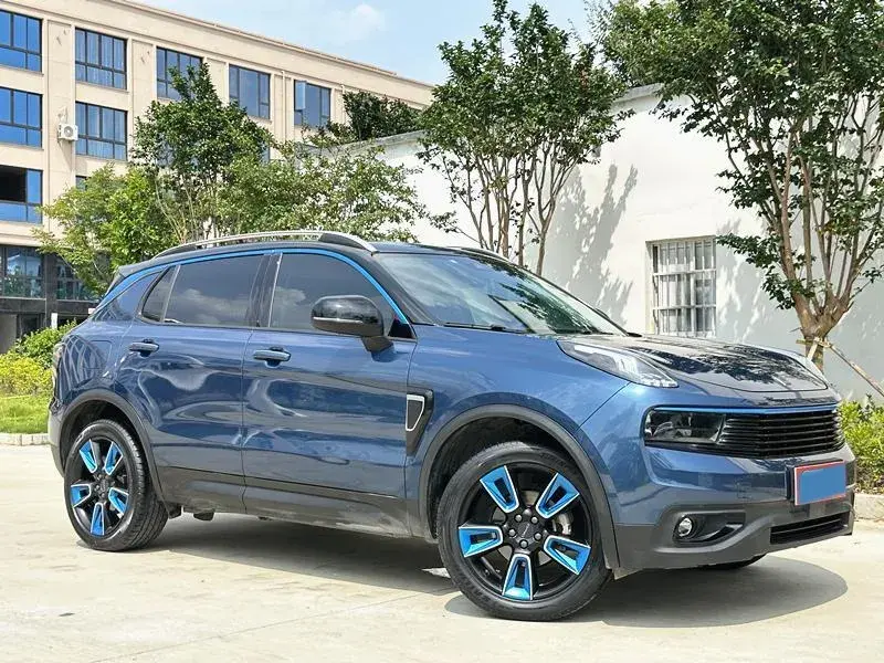 2019 LYNK&CO 01 thumbnail 3