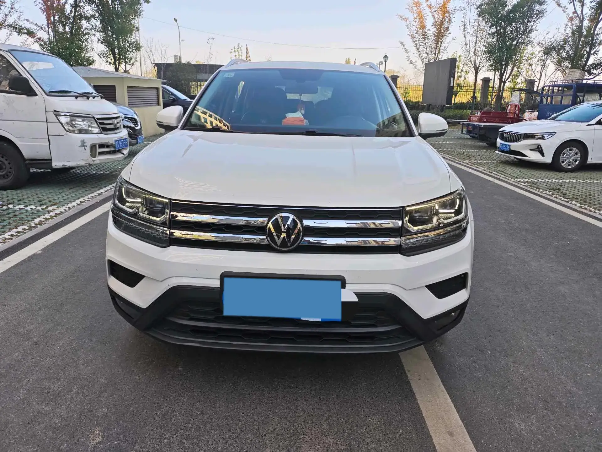 2022 VOLKSWAGEN THARU thumbnail 2